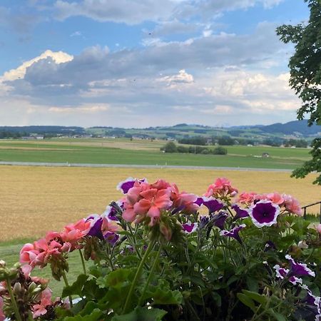 Hotel Blumenhof Sankt Georgen im Attergau Eksteriør billede