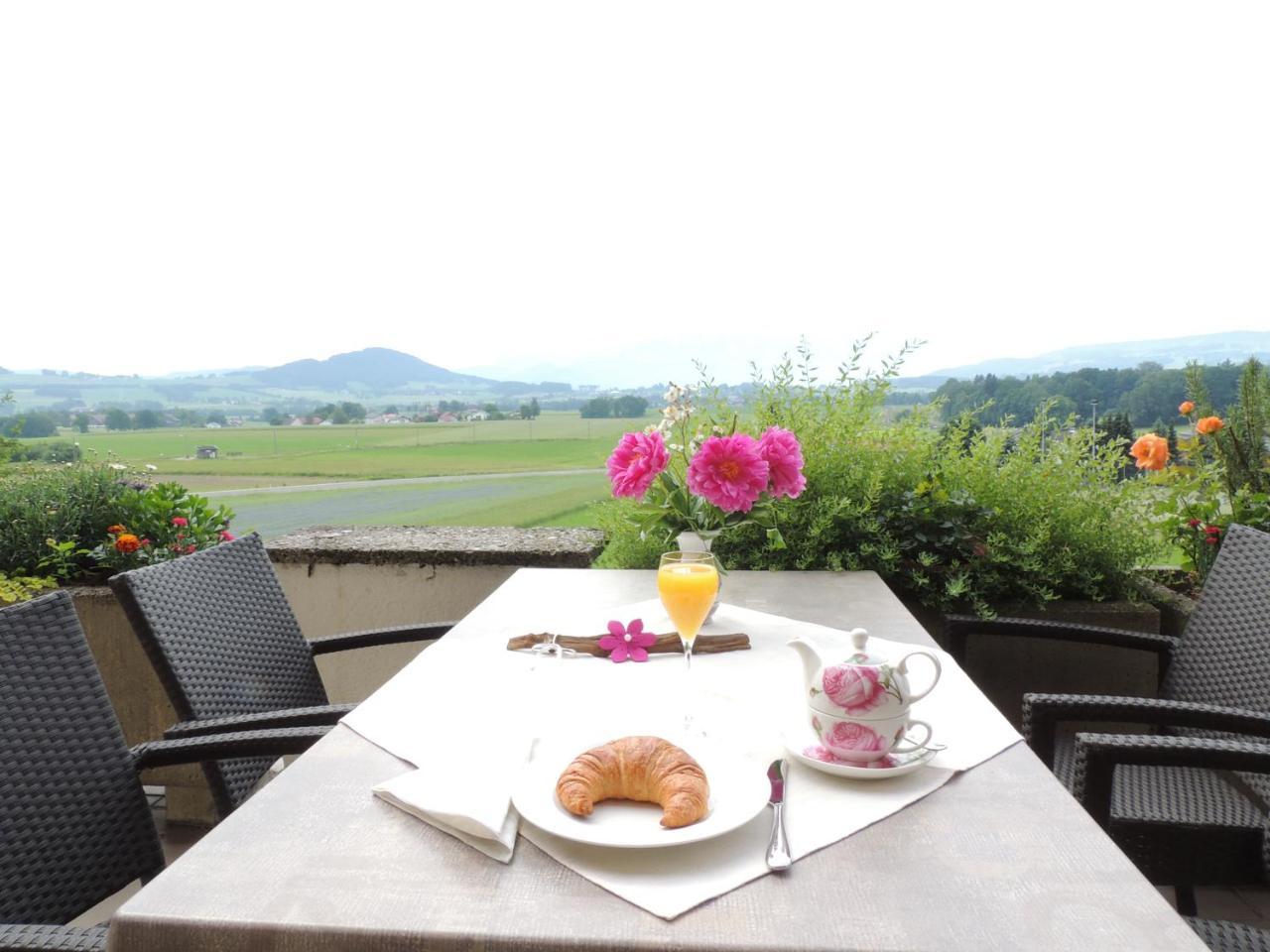 Hotel Blumenhof Sankt Georgen im Attergau Eksteriør billede